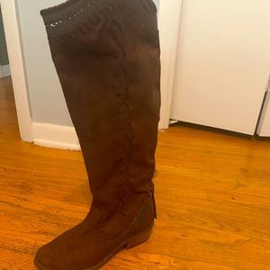 Not Rated size 6 Womens boots